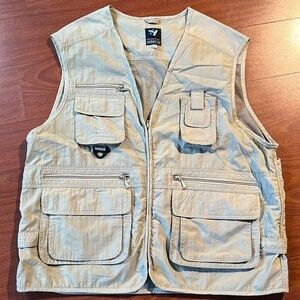 Hankori Mens size XL fishing/tactical multi‎ functional vest.